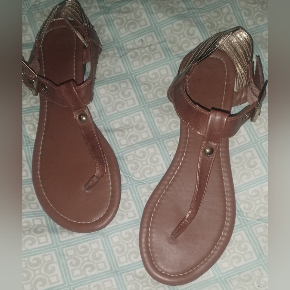 Ladies sandals